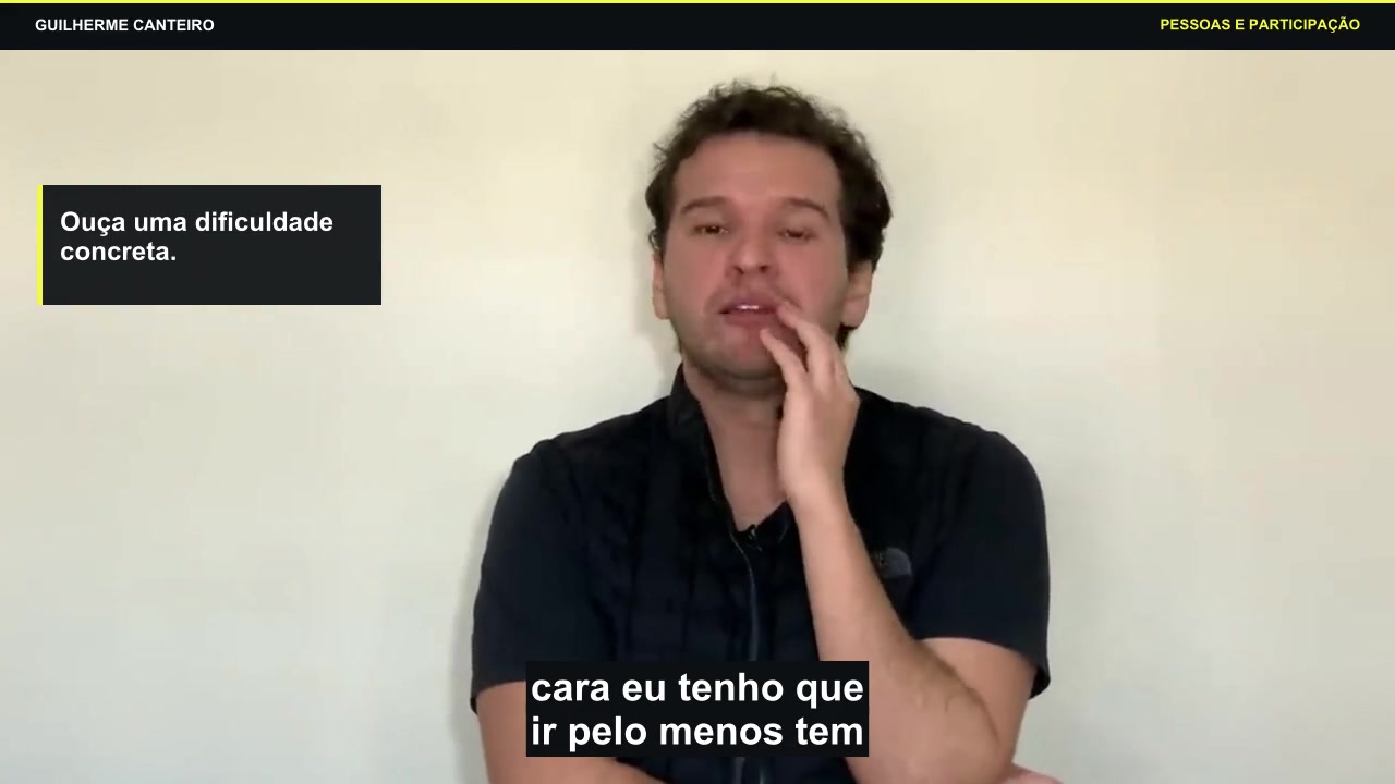 Guilherme Canteiro apresentando seu trabalho